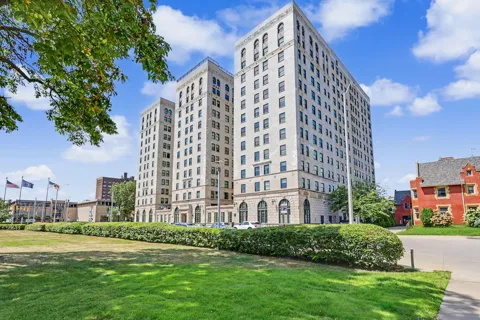 15 E Kirby Street #426