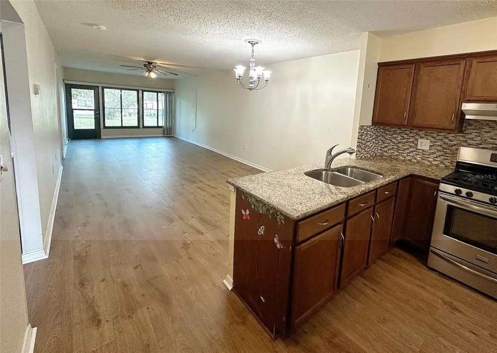 1279 MISSION HILLS BOULEVARD Clearwater, FL 33759