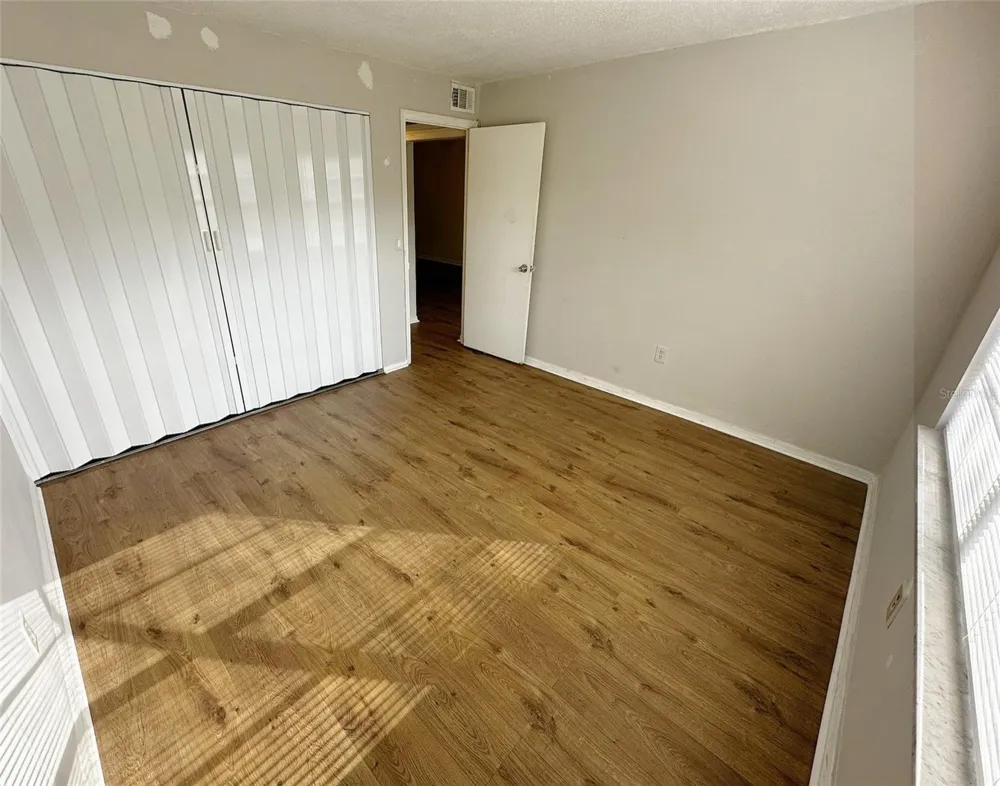1279 MISSION HILLS BOULEVARD Clearwater, FL 33759