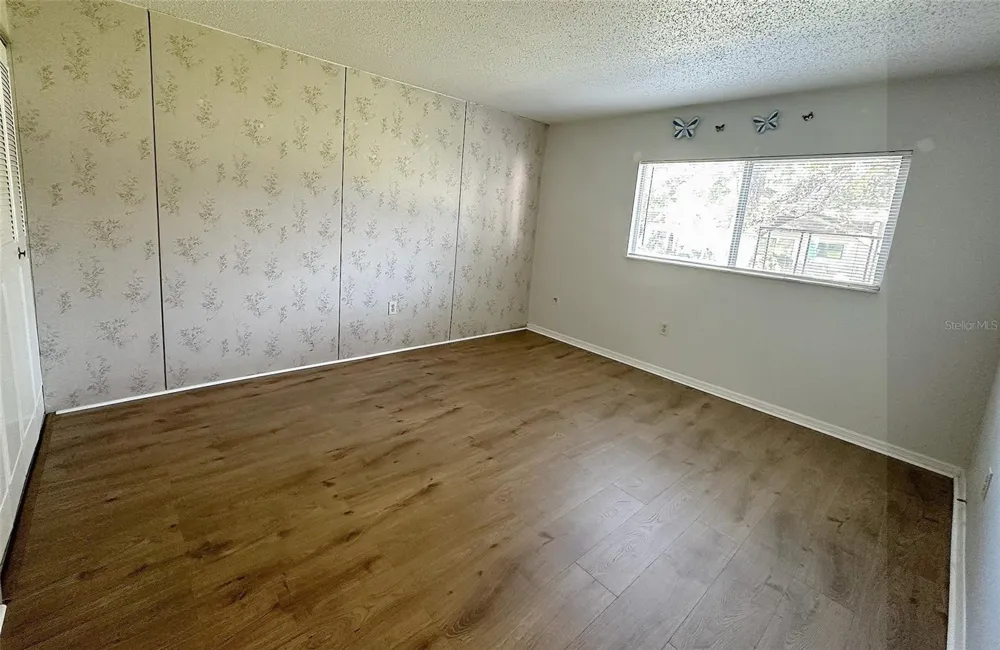 1279 MISSION HILLS BOULEVARD Clearwater, FL 33759