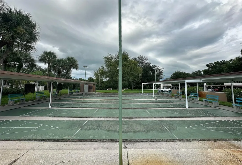 1279 MISSION HILLS BOULEVARD Clearwater, FL 33759