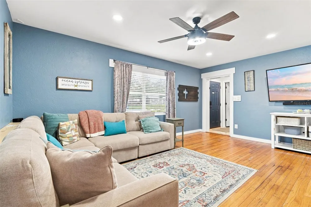 1119 W EUCLID AVENUE Deland, FL 32720