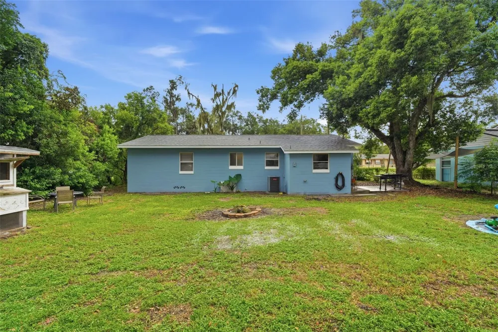 1119 W EUCLID AVENUE Deland, FL 32720