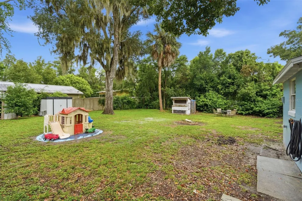 1119 W EUCLID AVENUE Deland, FL 32720