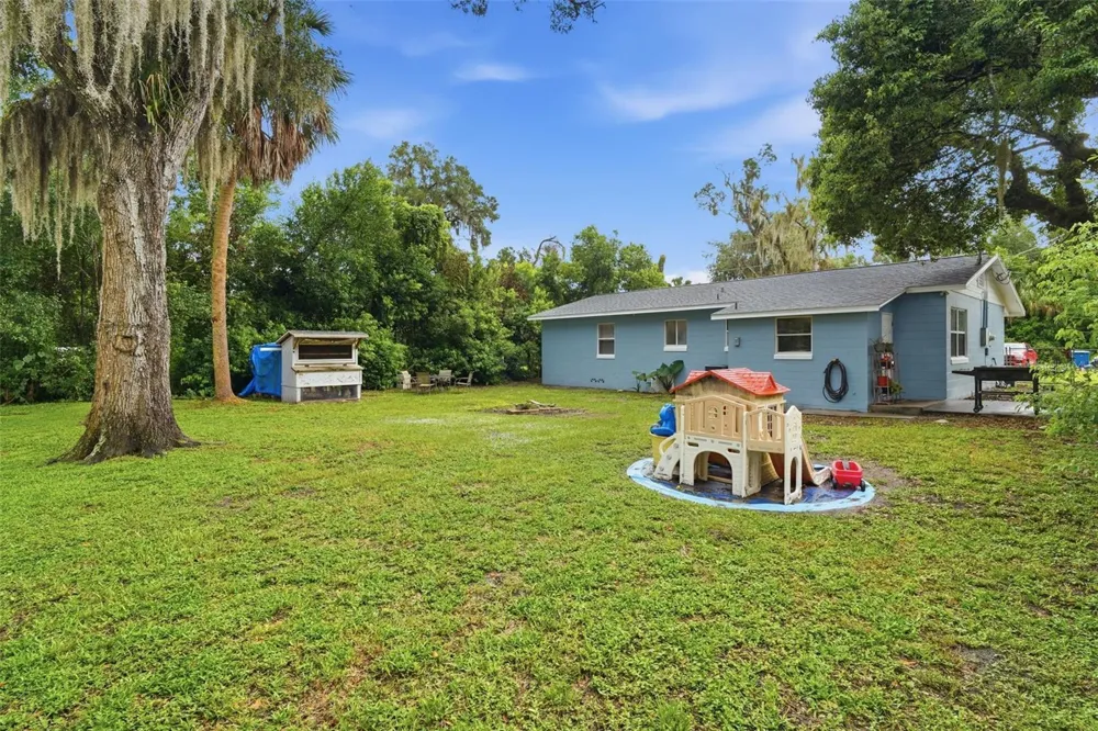1119 W EUCLID AVENUE Deland, FL 32720