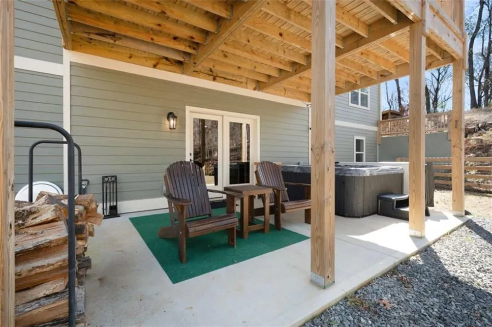 218 Oak Wood Lane Ellijay, GA 30540