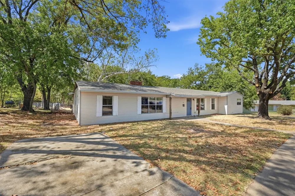 13 MacArthur Drive Denison, TX 75020