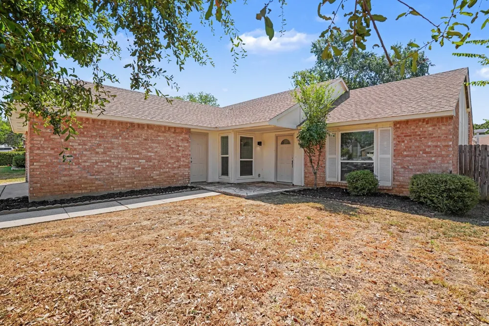 7116 Blackberry Drive Arlington, TX 76016