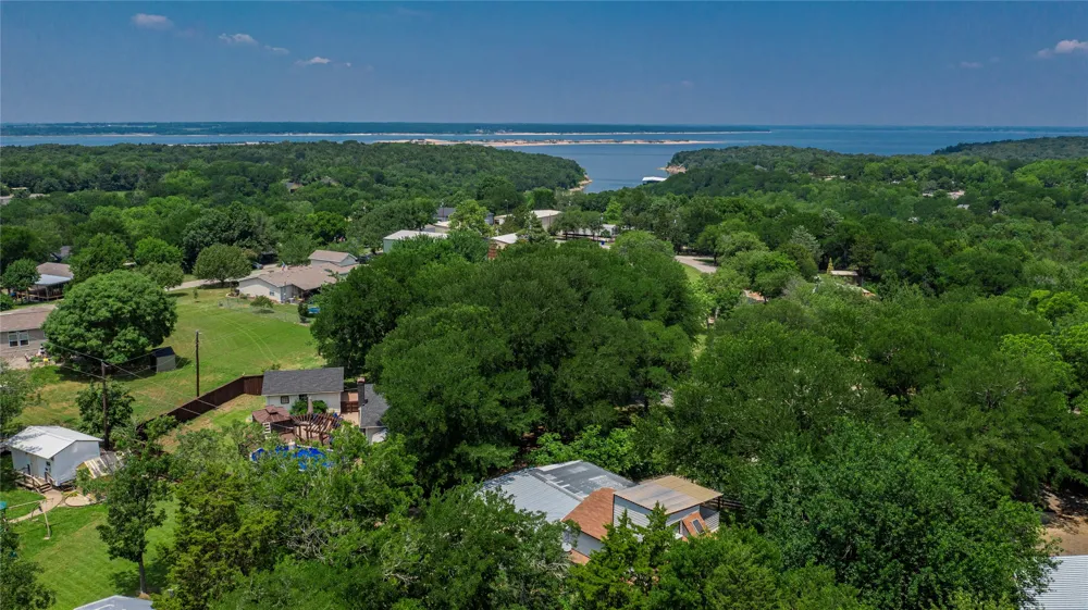 347 Quail Creek Circle Pottsboro, TX 75076