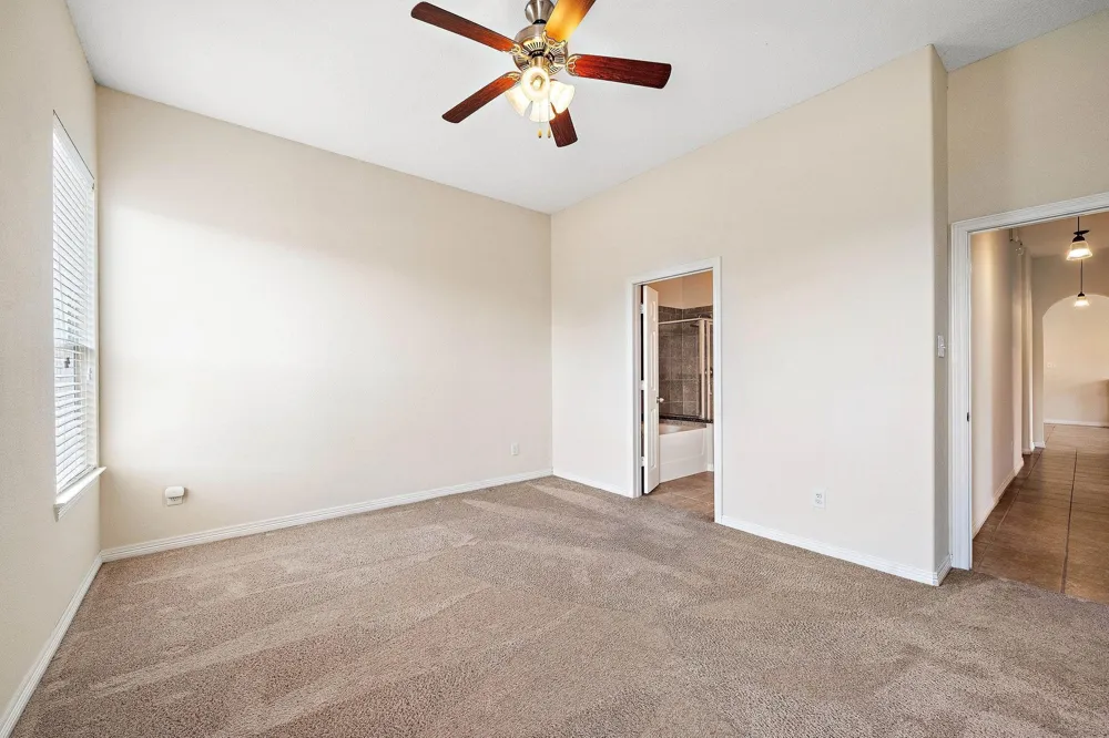 912 Sweet Pine Drive Katy, TX 77450