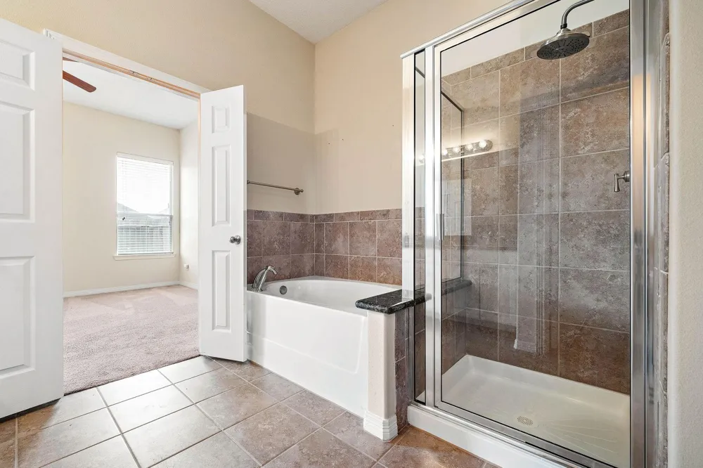 912 Sweet Pine Drive Katy, TX 77450