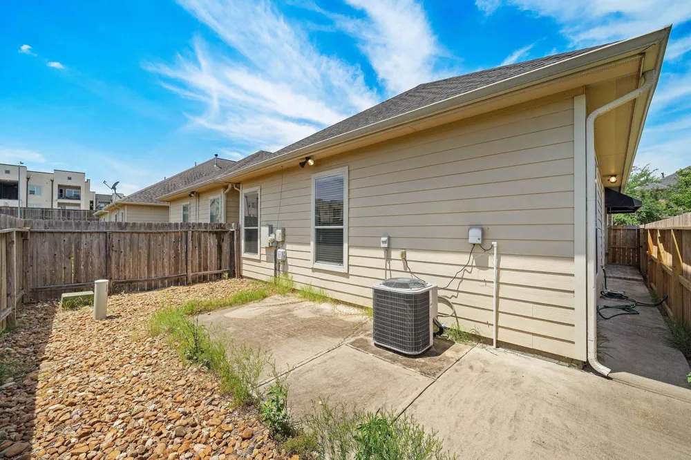 912 Sweet Pine Drive Katy, TX 77450