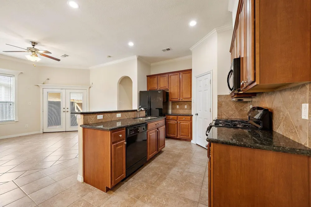 912 Sweet Pine Drive Katy, TX 77450