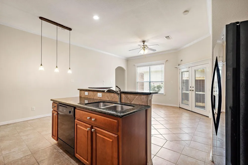 912 Sweet Pine Drive Katy, TX 77450