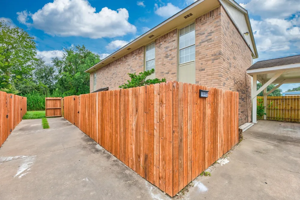 1902 Avenue B Katy, TX 77493