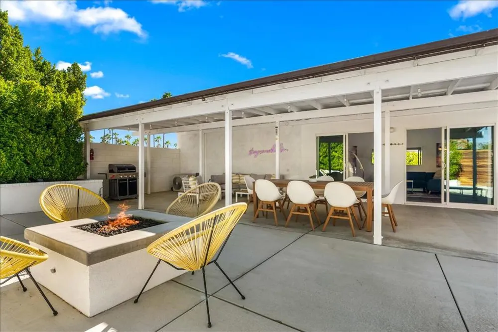 1184 E Pajaro Road Palm Springs, CA 92262