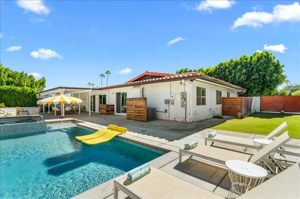 1184 E Pajaro Road Palm Springs, CA 92262