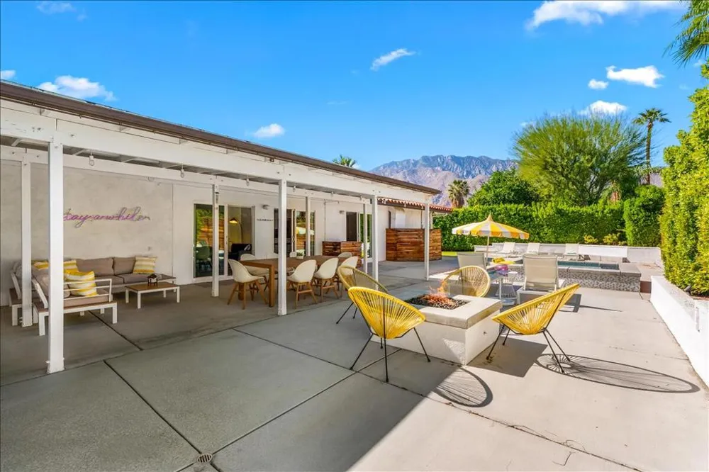 1184 E Pajaro Road Palm Springs, CA 92262