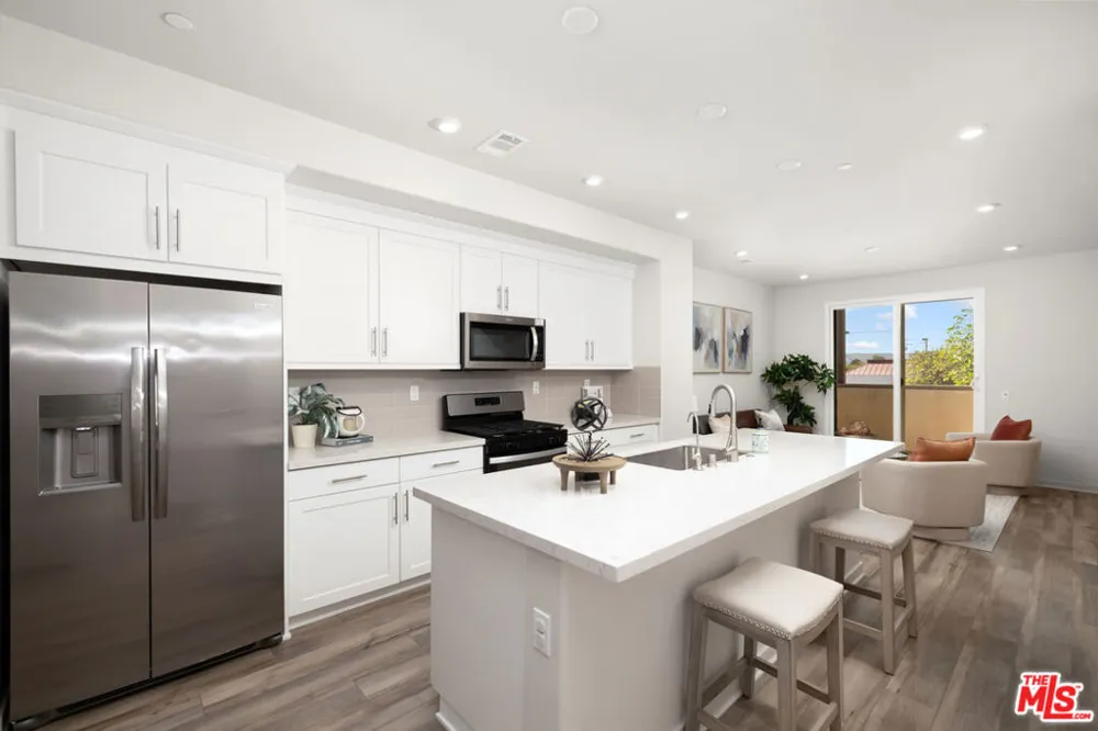 126 Dove Lndg Covina, CA 91722