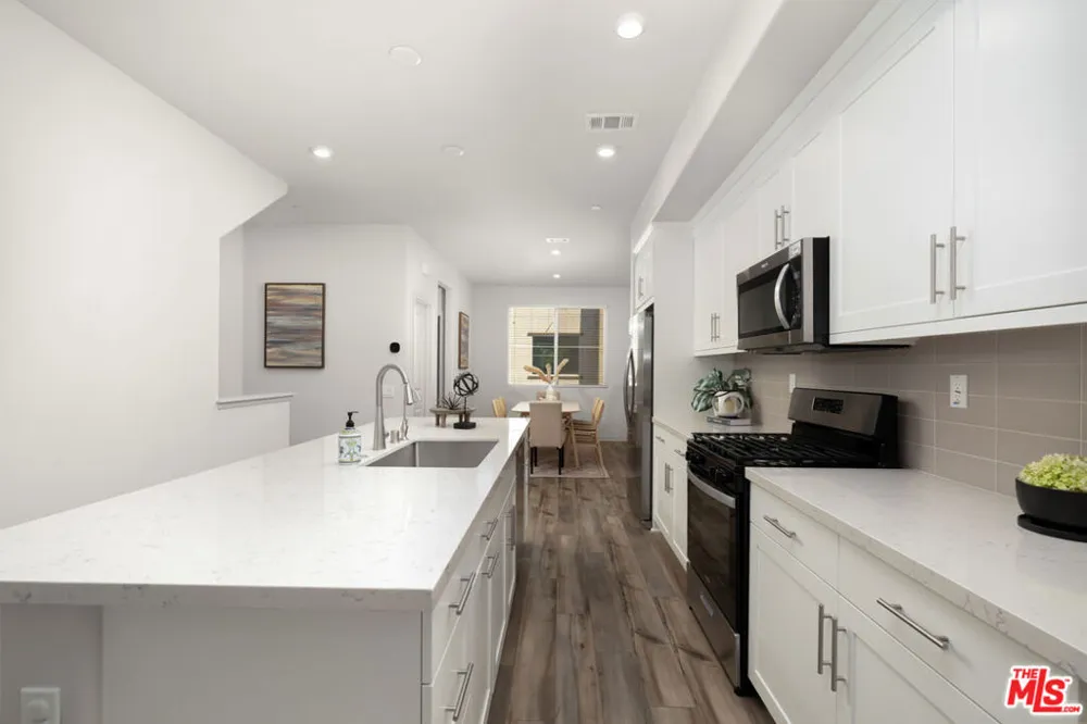 126 Dove Lndg Covina, CA 91722
