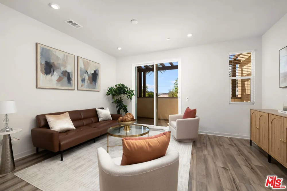 126 Dove Lndg Covina, CA 91722