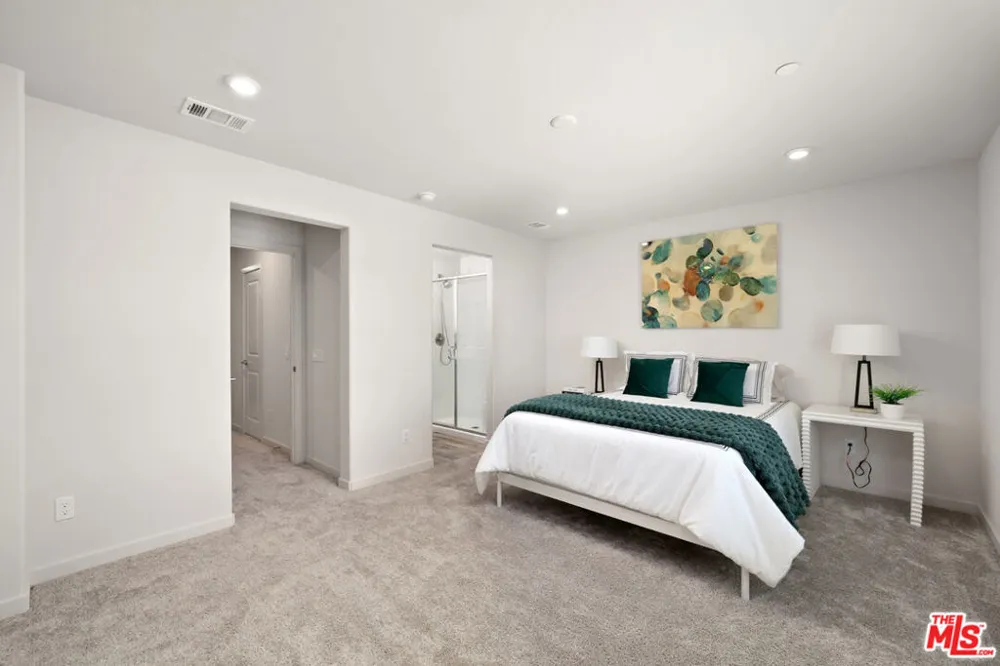 126 Dove Lndg Covina, CA 91722