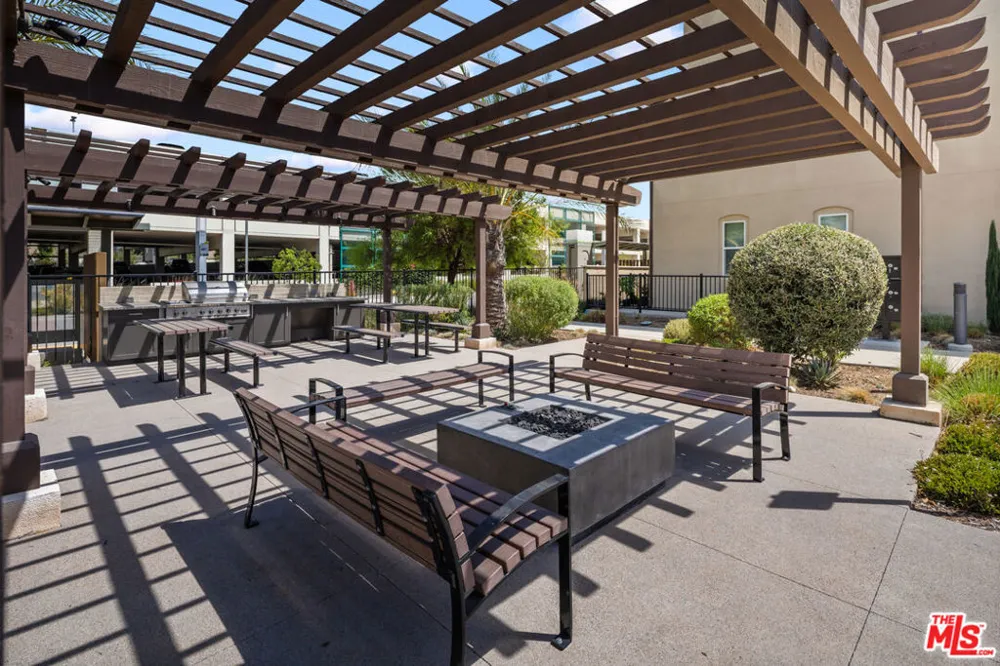 126 Dove Lndg Covina, CA 91722