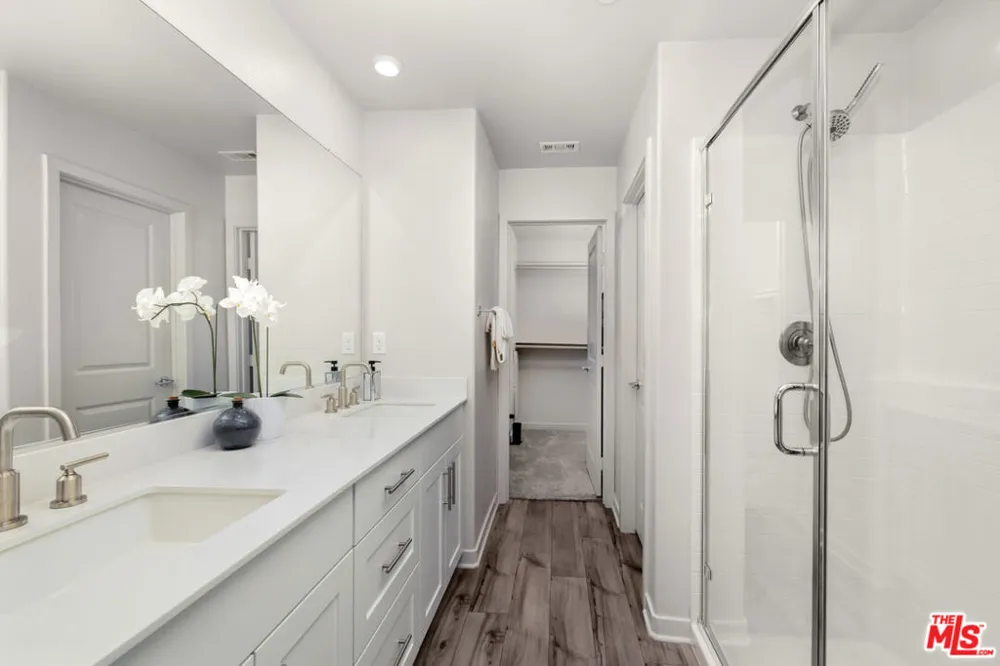 126 Dove Lndg Covina, CA 91722