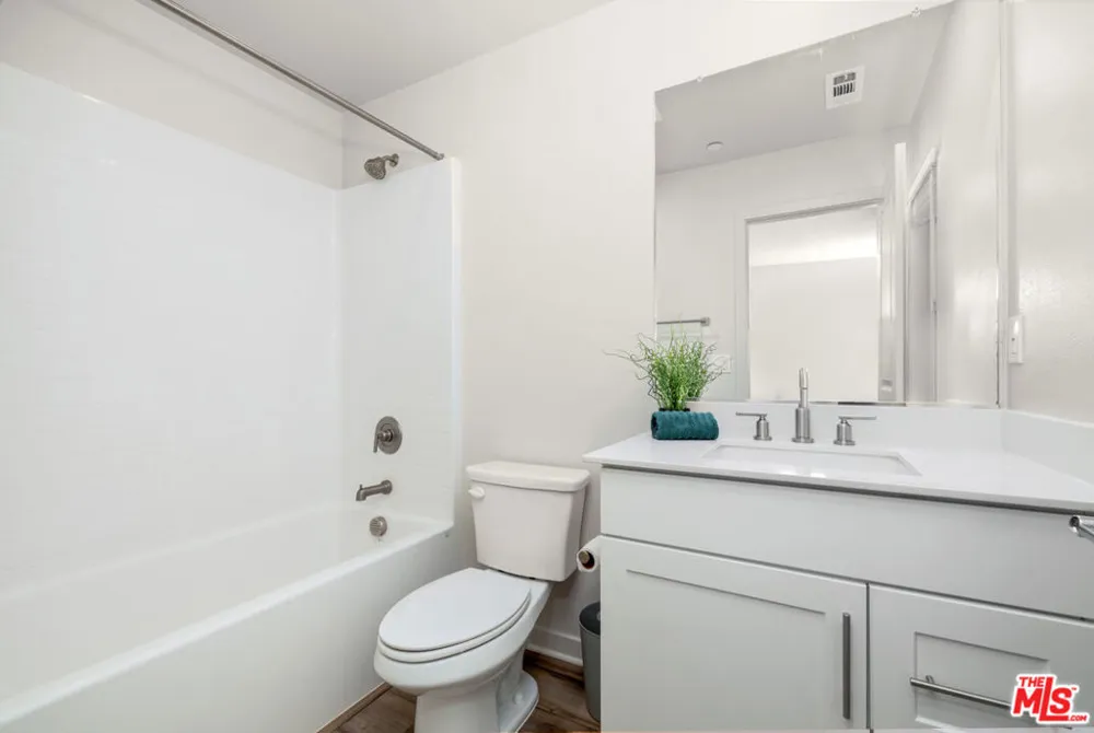 126 Dove Lndg Covina, CA 91722
