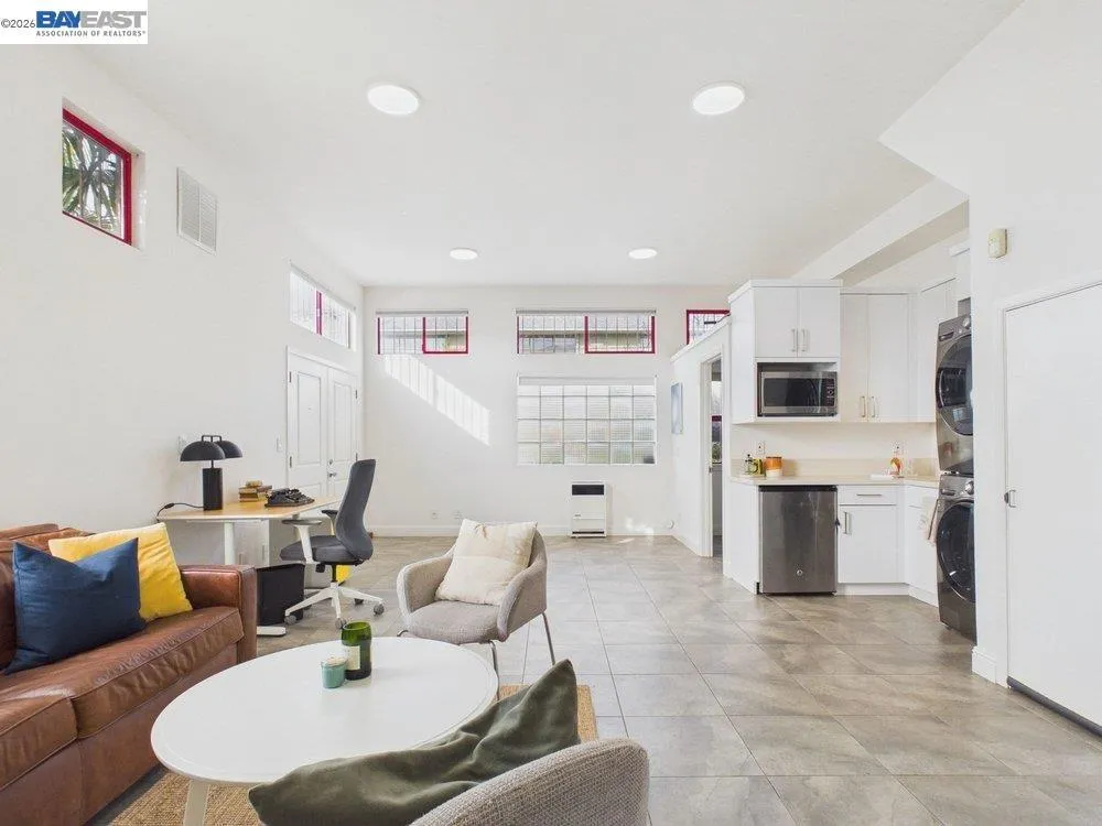 2932 Filbert St Oakland, CA 94608