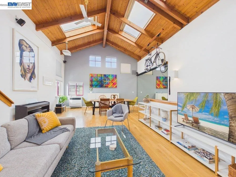 2932 Filbert St Oakland, CA 94608