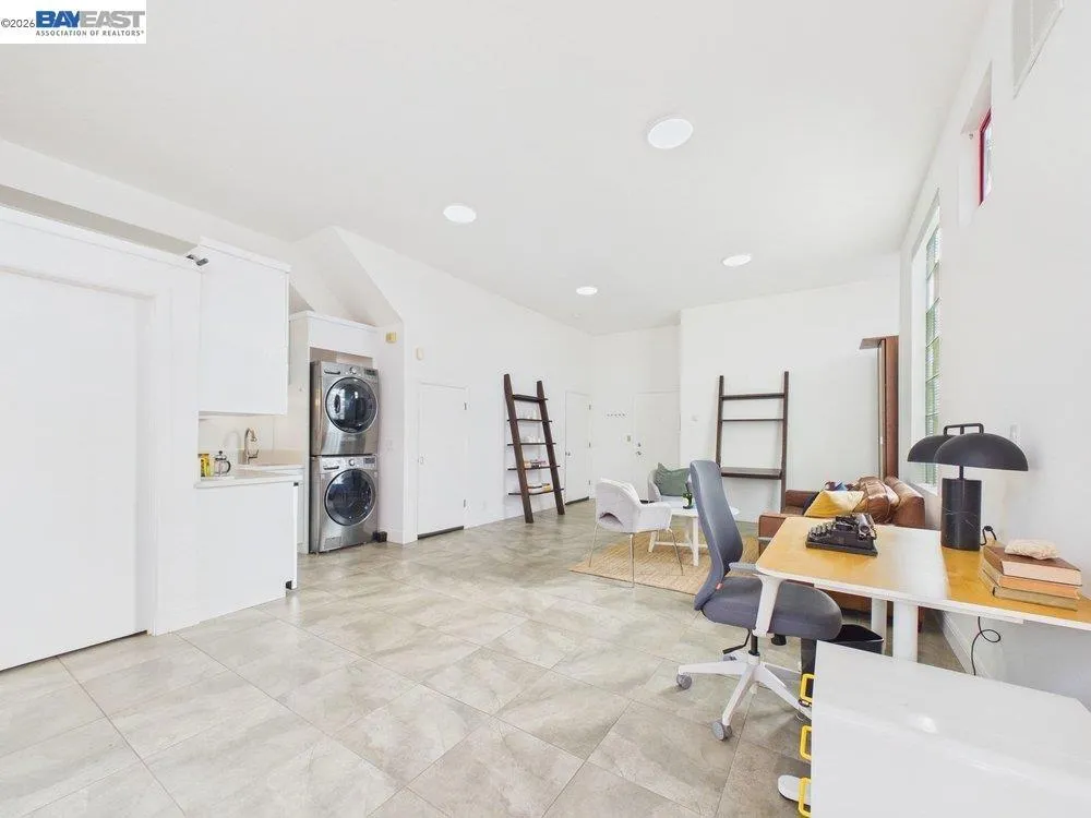 2932 Filbert St Oakland, CA 94608