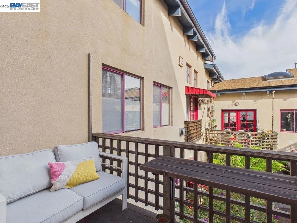 2932 Filbert St Oakland, CA 94608