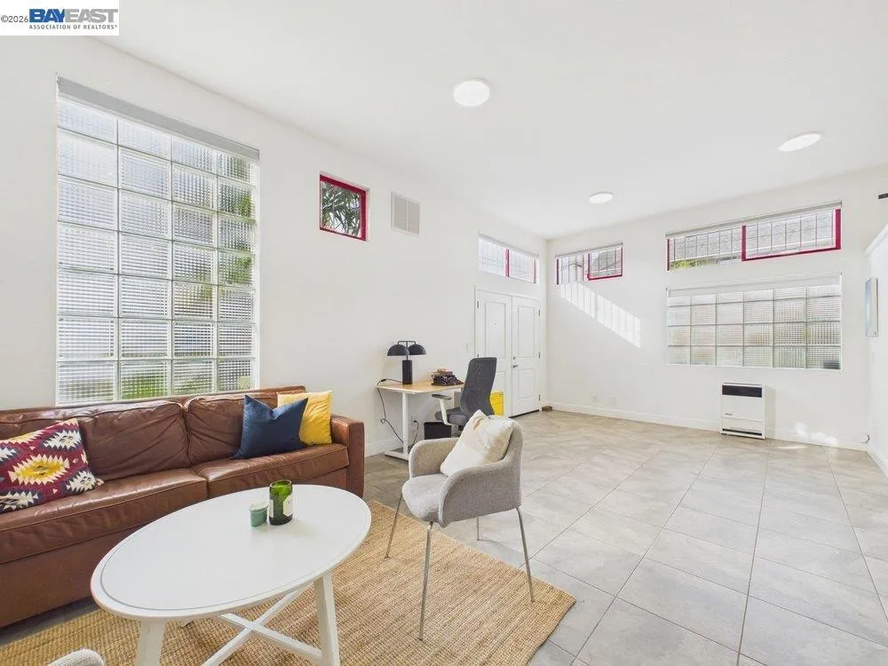 2932 Filbert St Oakland, CA 94608