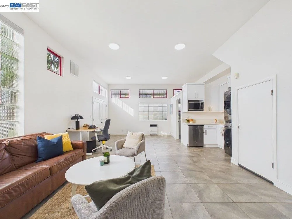 2932 Filbert St Oakland, CA 94608