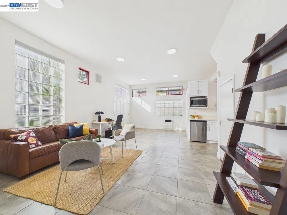 2932 Filbert St Oakland, CA 94608