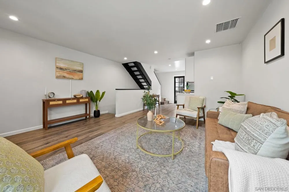 2282 Caminito Pescado #44 San Diego, CA 92107