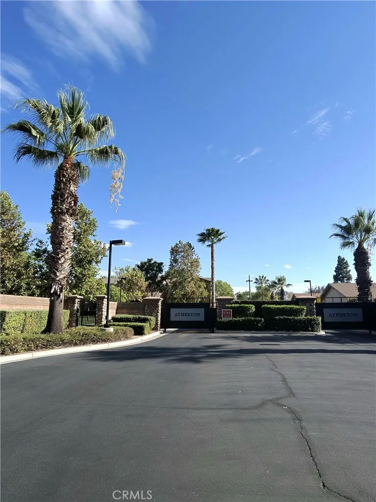 6233 Ash Riverside, CA 92504