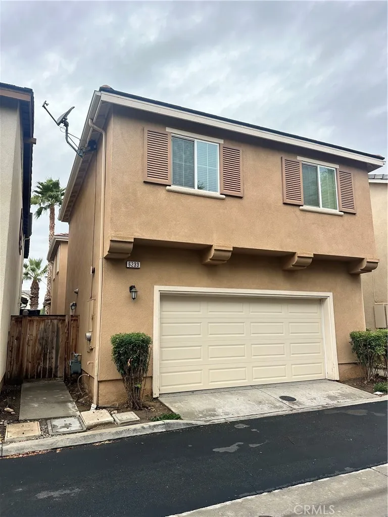 6233 Ash Riverside, CA 92504