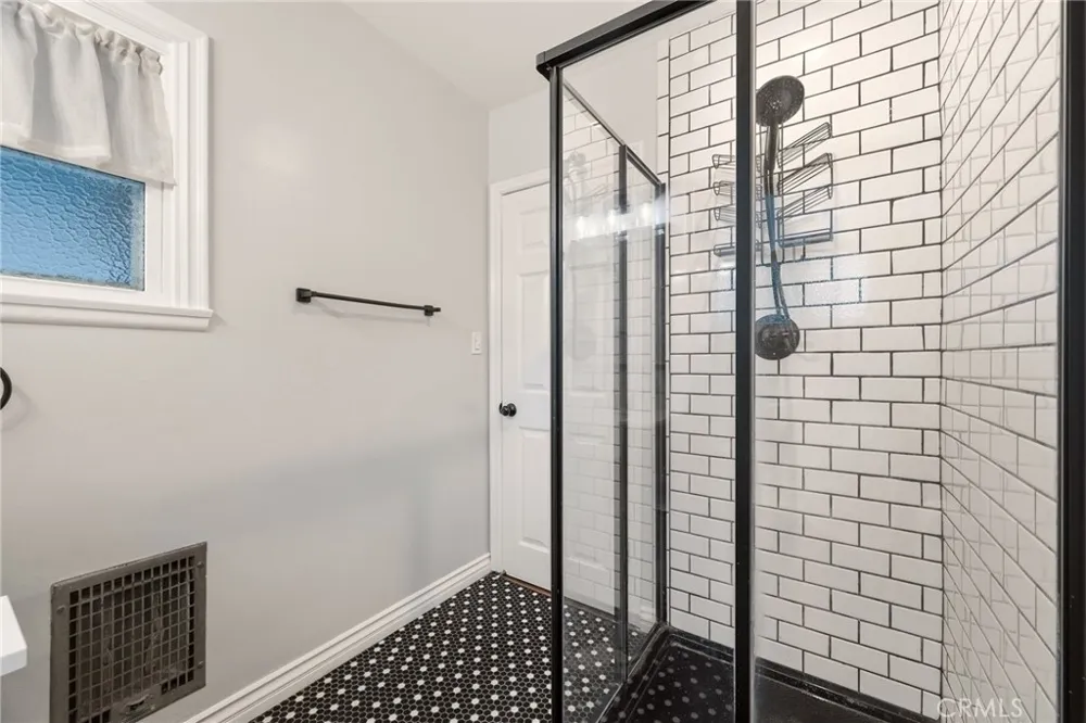 6928 Vanscoy North Hollywood, CA 91605