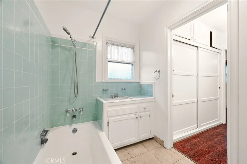 6928 Vanscoy North Hollywood, CA 91605