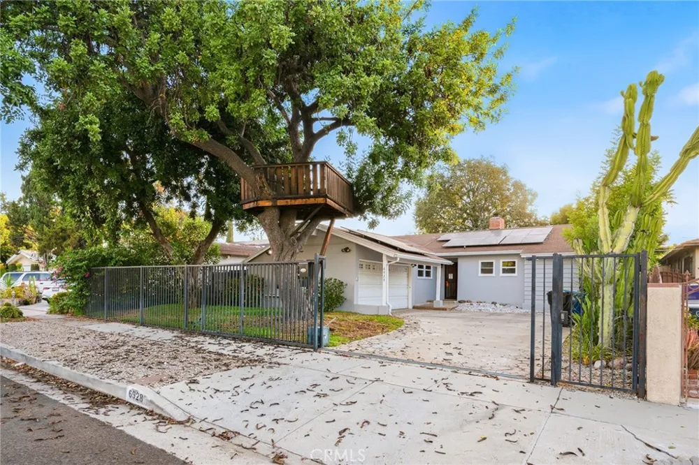6928 Vanscoy North Hollywood, CA 91605