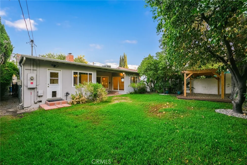 6928 Vanscoy North Hollywood, CA 91605