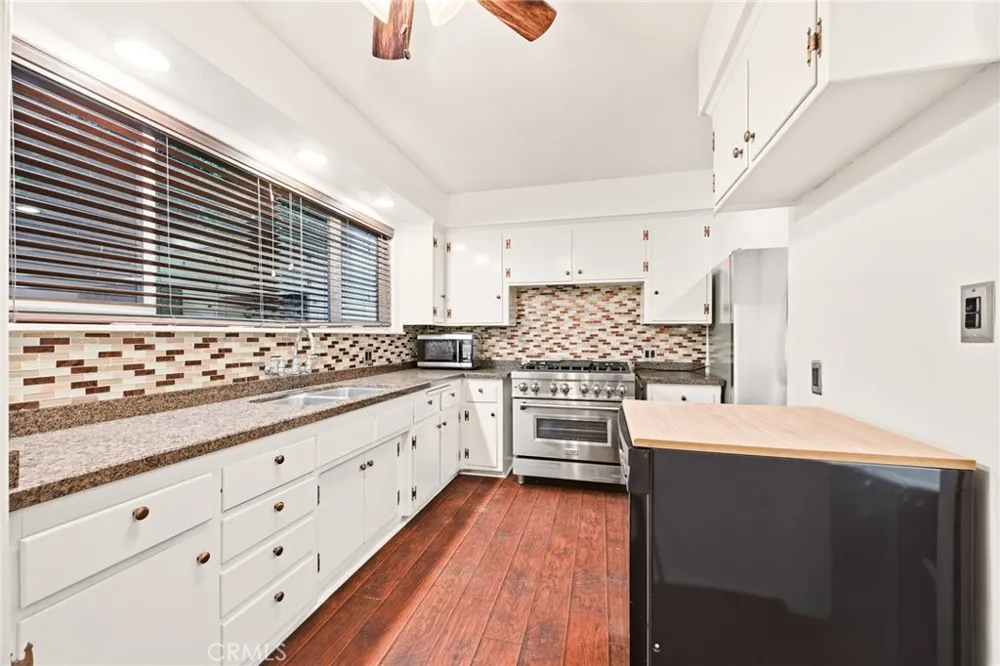 6928 Vanscoy North Hollywood, CA 91605