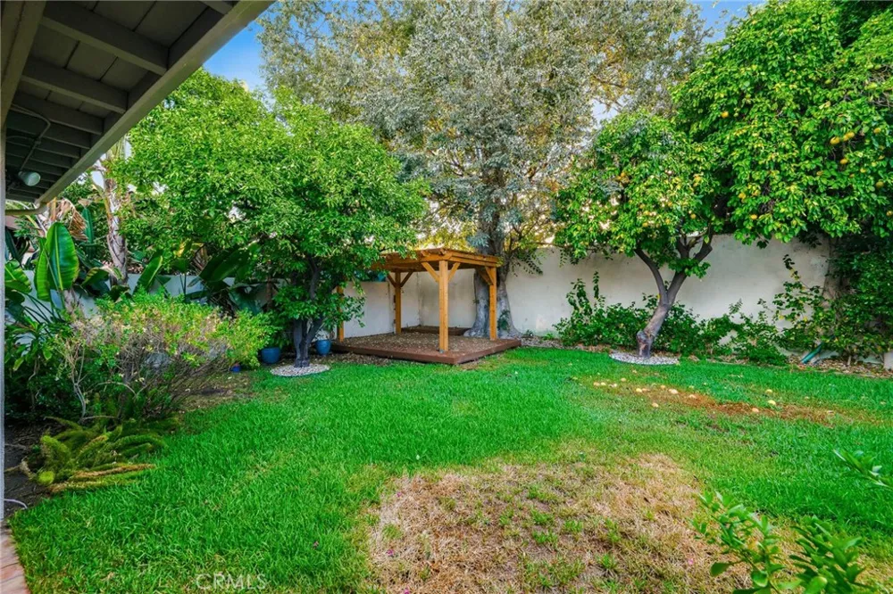6928 Vanscoy North Hollywood, CA 91605