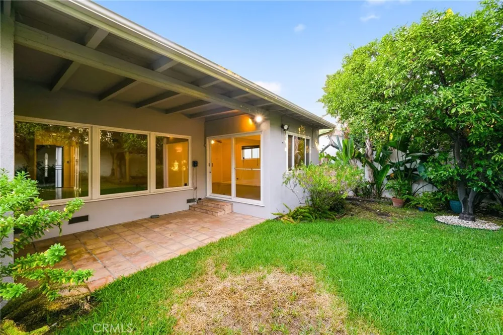 6928 Vanscoy North Hollywood, CA 91605