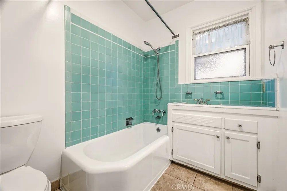 6928 Vanscoy North Hollywood, CA 91605