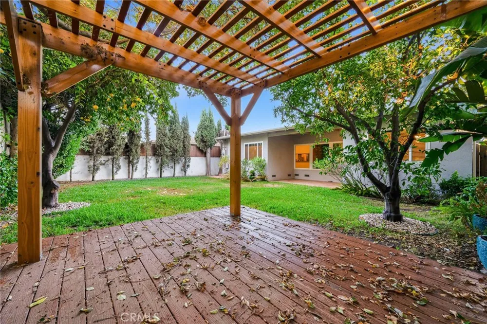6928 Vanscoy North Hollywood, CA 91605