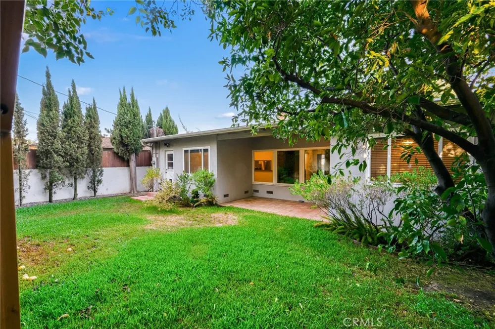 6928 Vanscoy North Hollywood, CA 91605