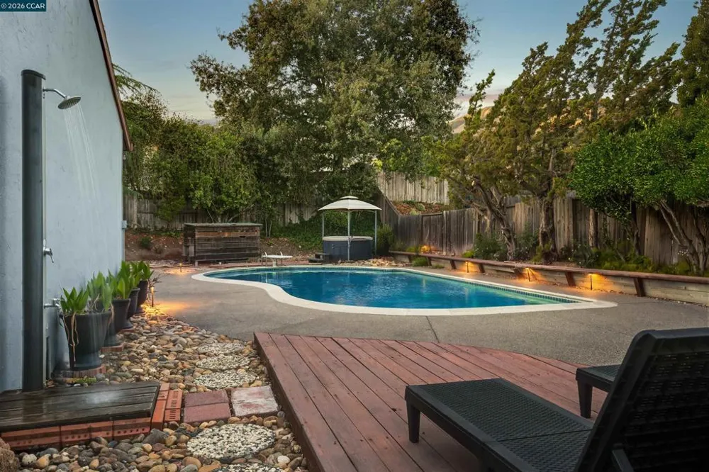 434 San Carlos Way Novato, CA 94945